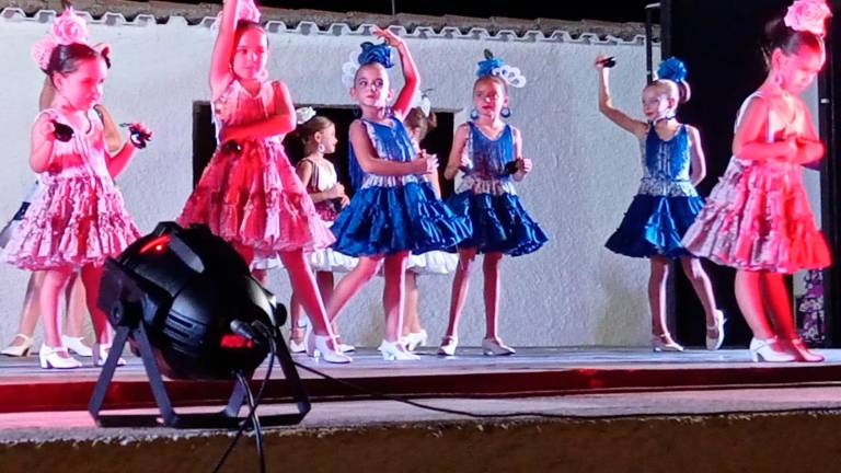 Baile, fiesta, y música en Santo Tomé