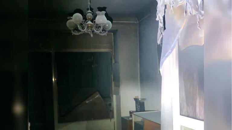 Atrapados en el fuego: rescate de dos personas en un incendio en Lopera