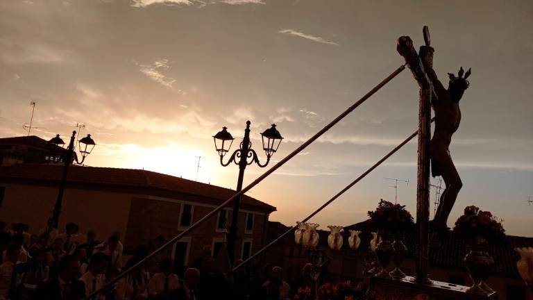 Devoción y pasión en Villacarrillo para venerar al Cristo de la Vera-Cruz y a la Virgen del Rosario