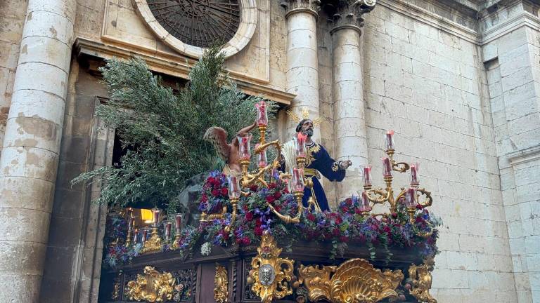 La Oración en el Huerto sale de la Iglesia de San Ildefonso