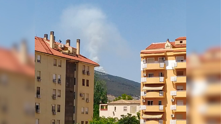 Fuego en el monte del Neveral, eso sí, controlado