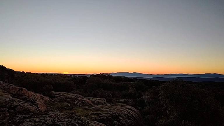 Amanecer en el monte y la dehesa
