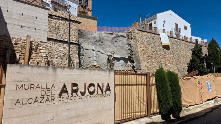 En marcha la rehabilitación de la muralla del Alcázar de Arjona