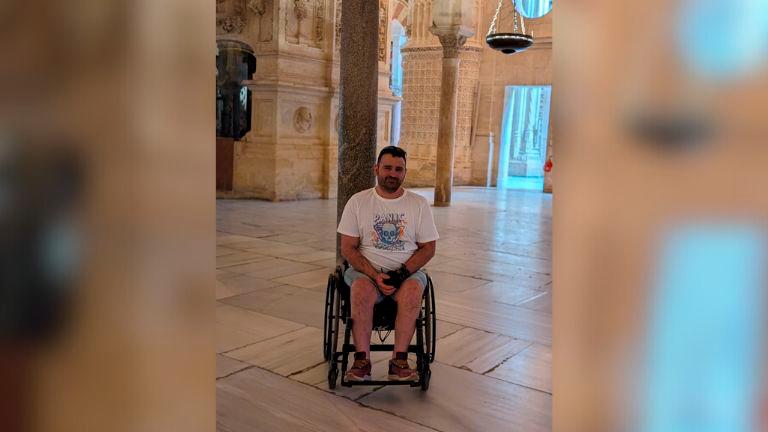 Un huelmense pide ayuda para recuperar su autonomía tras un accidente de tráfico