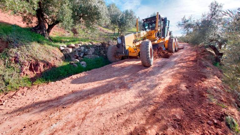 El Ayuntamiento de Génave arregla y acondiciona cinco caminos rurales