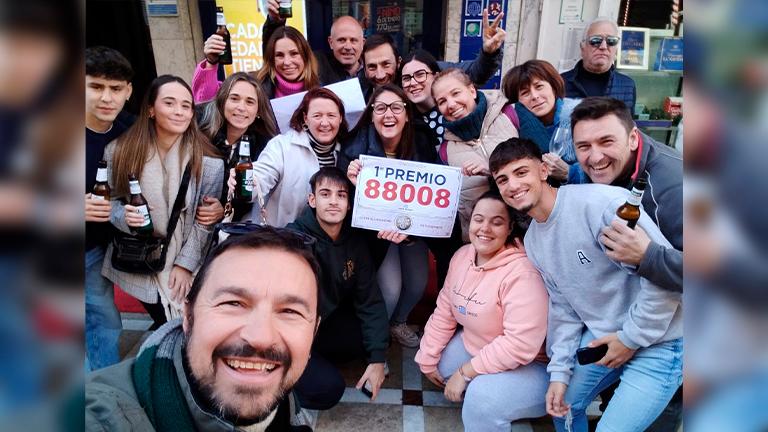 Asociación Lola Torres de Jaén: “Estamos muy felices! 88008”