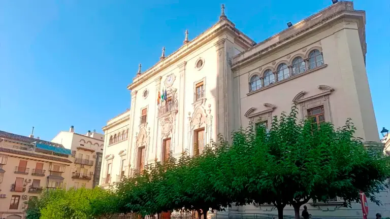 Fachada del Ayuntamiento de Jaén. / Europa Press.