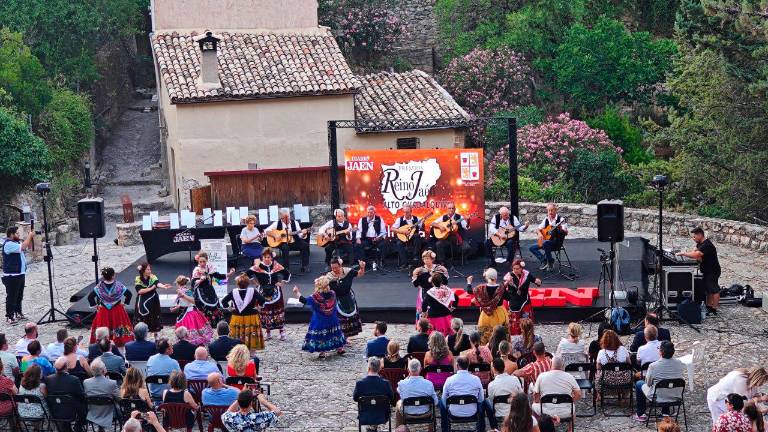 Actuación del Grupo de Jotas y Fandangos de La Iruela, en los Premios Reino de Jaén “Alto Guadalquivir”.