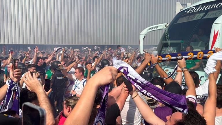 Apoteósico y emocionante recibimiento al Real Jaén en La Victoria