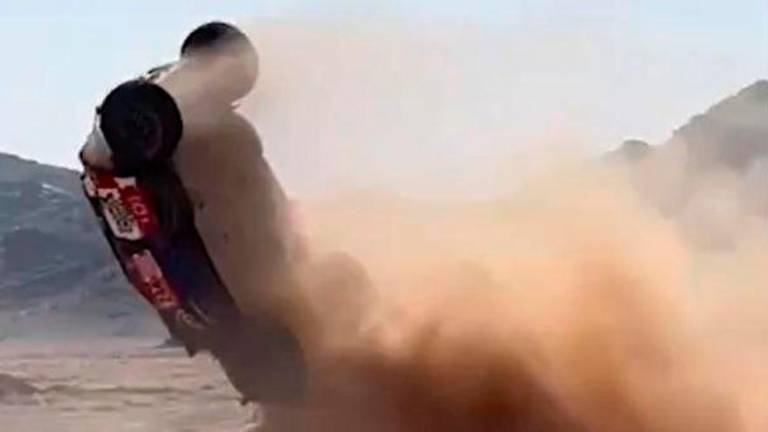 Fin a la aventura del equipo Santana Motors en el Dakar con el grave accidente de Jesús Calleja