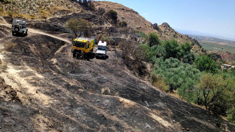 El incendio de Hinojares calcina 10 hectáreas de pinar y olivos