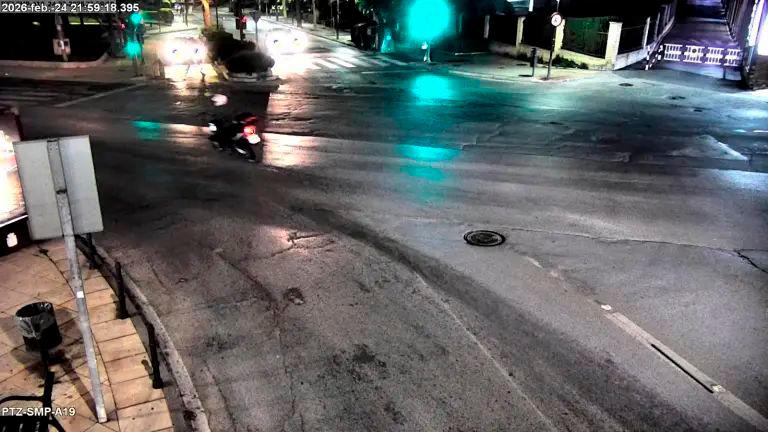 Imagen del motorista captada por las cámaras de tráfico. / Ayuntamiento de Jaén.