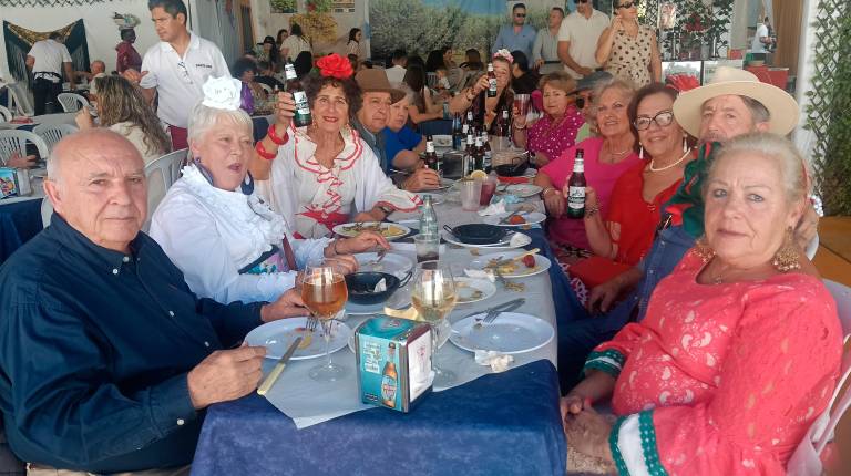 Fotogalería: El primer lunes de San Lucas llena de ambiente el ferial