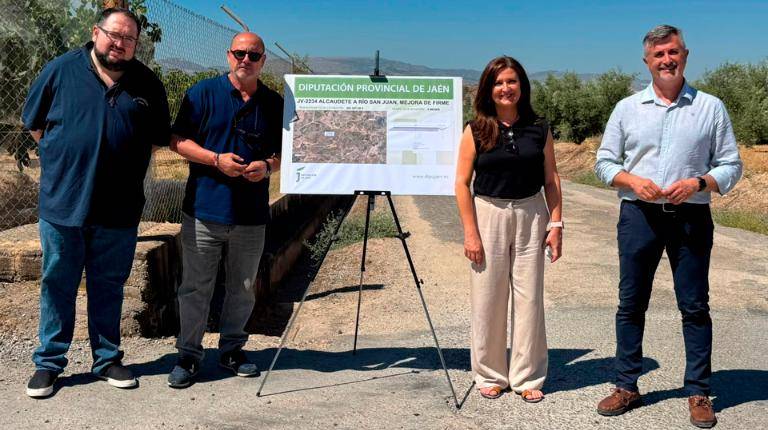 <i>Presentación proyecto vía Alcaudete-río San Juan. / Diputación Provincial de Jaén. </i>
