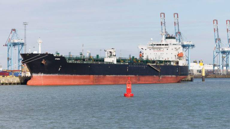 <i>Imagen de archivo de un petrolero interceptado de la “flota fantasma” rusa en un puerto de Bélgica. / Nicolas Maeterlinck / Contacto / Europa Press.</i>