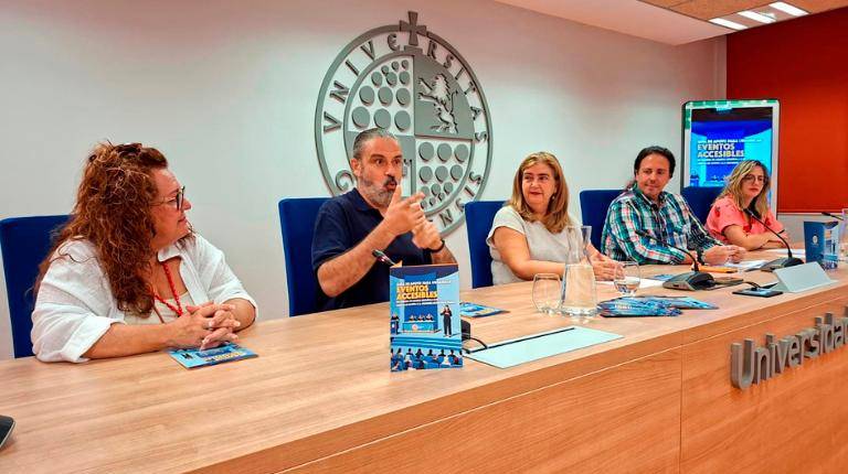<i>Durante la presentación de la guía de lengua de signos. / Universidad de Jaén. </i>