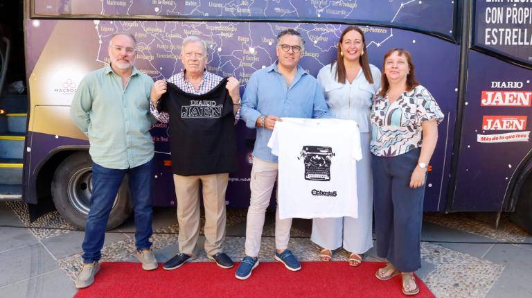 <i>Jesús Delgado, Paco Tito, Pablo Tito, Ana María Gómez e Inmaculada Cejudo. / Jason Moyano / Diario JAÉN.</i>