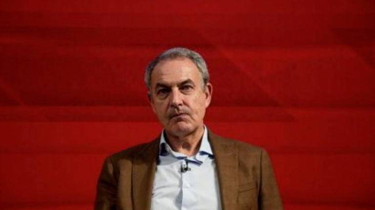 <i>El expresidente del Gobierno José Luis Rodríguez Zapatero, durante el 15º Congreso del PSPV, en el Palacio de Congresos de Valencia, a 31 de enero de 2025. / Eduardo Manzana / Europa Press.</i>
