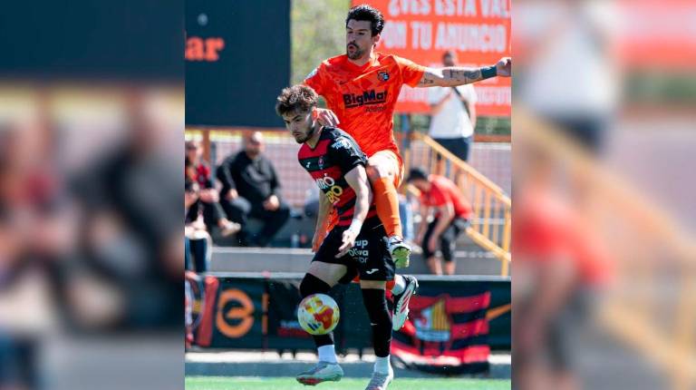 <i>Monty, en un partido con el Torrent de la temporada pasada. / Torrent.</i>
