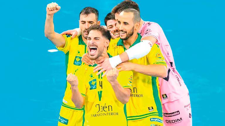 <i>Eloy Rojas, Dani Zurdo, Espíndola y Boyis felicitan a Esteban al marcar el primer gol de la Liga. / Jaén Paraíso Interior FS. </i>