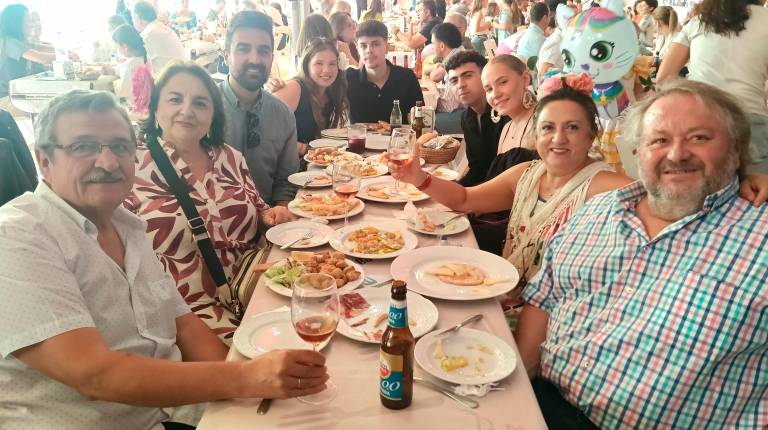 Fotogalería: El primer lunes de San Lucas llena de ambiente el ferial