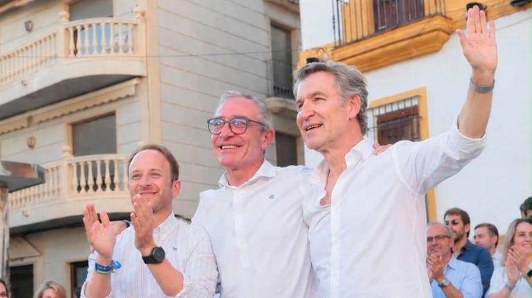 Enamorados de las siglas