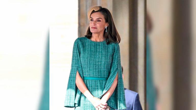 La reina Letizia luce un vestido del ubetense Moisés Nieto en Holanda