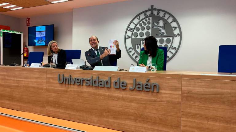 A los alumnos titulados de la Universidad de Jaén les espera un buen futuro