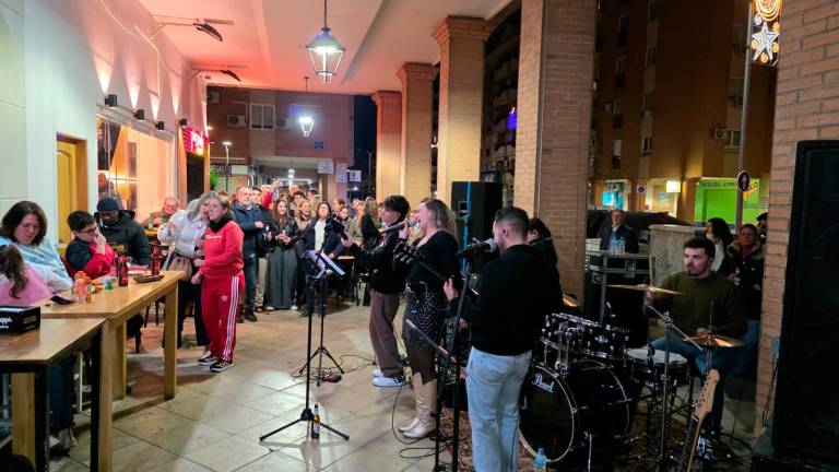 El Grupo Reclamados ameniza el tardeo en Las Fuentezuelas