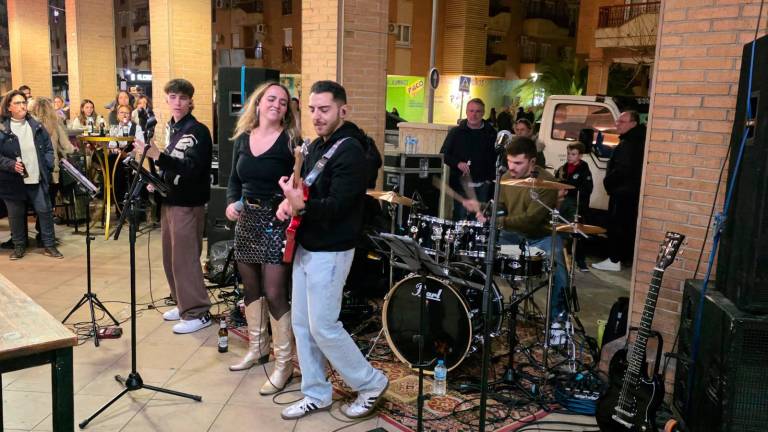 El Grupo Reclamados ameniza el tardeo en Las Fuentezuelas