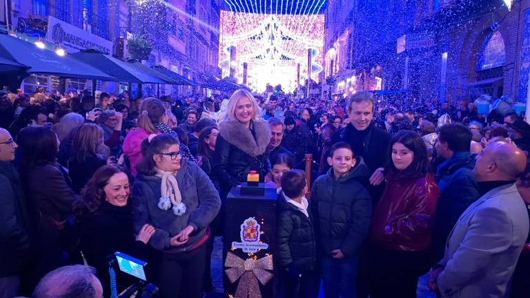 El corazón de Jaén se ilumina para inaugurar oficialmente la Navidad
