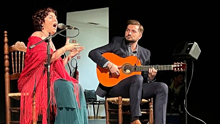 El XLIX Festival Flamenco Pepe Polluelas triunfa en el Teatro Darymelia