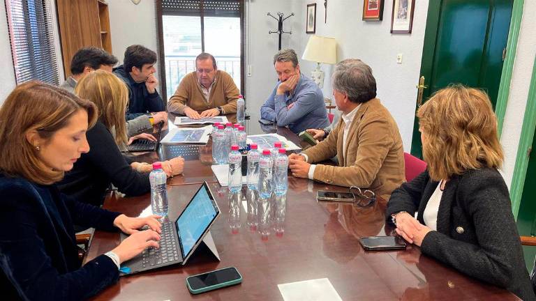 El PP de Jaén critica el proyecto del ferrocarril presentado por el ministro Puente y apuesta por soterrar las vías