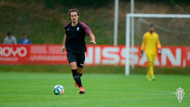 El asturiano Pelayo Suárez, el central que llega para reforzar el Real Jaén
