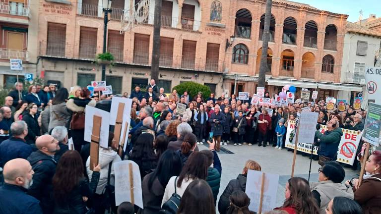 Concurrida concentración en Torredonjimeno contra la planta de biogás