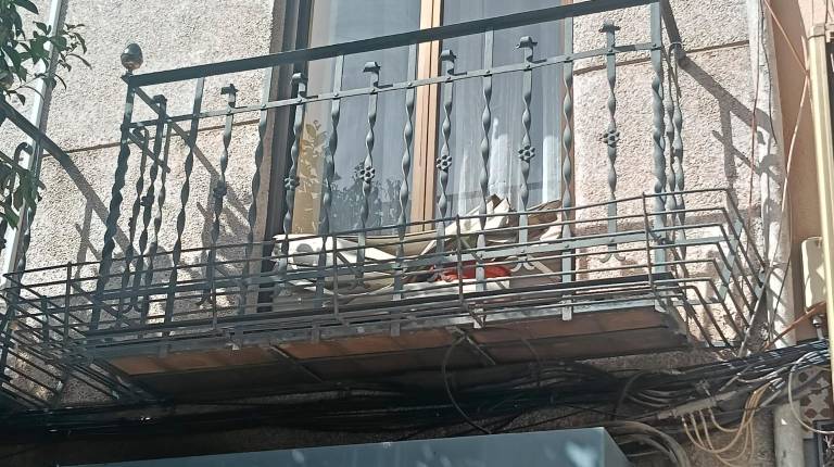 <i>Vivienda afectada por el fuego. / F. Gaitán / Diario JAÉN.</i>