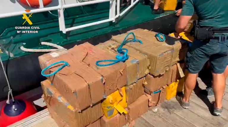 <i>La Guardia Civil interviene más de 800 kilos de cocaína en Punta Umbría (Huelva). / Europa Press</i>