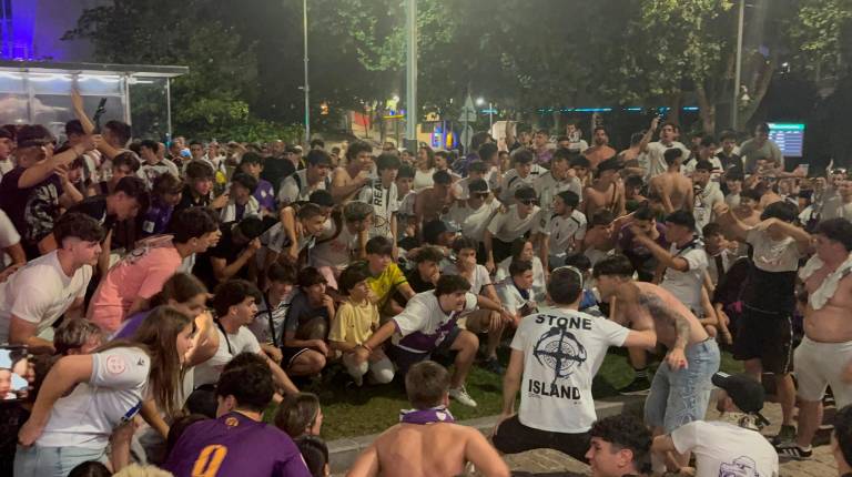 <i>Celebración en la Plaza de las Batallas. / Juanfran Paredes / Diario JAÉN</i>