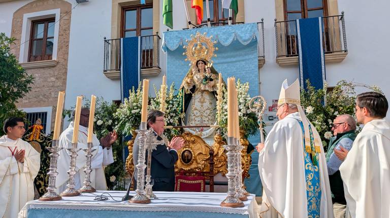 <i>Acto de nombramiento de la patrona de Carchelejo como alcaldesa perpetua. / Isabel de la Paz / Diario JAÉN.</i>