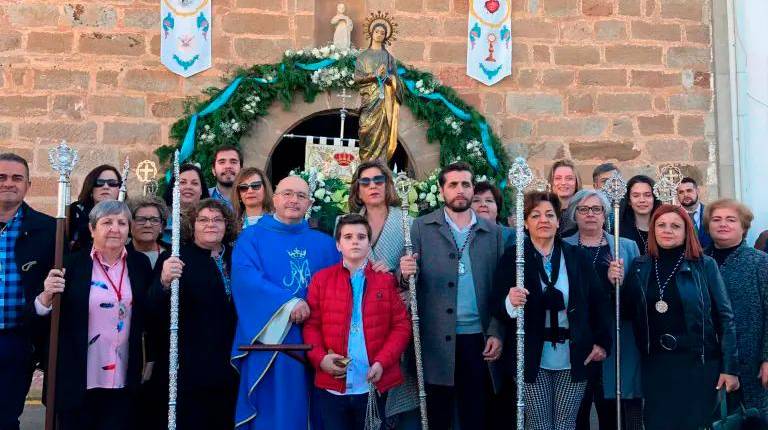 <i>Miembros de la hermandad de la Inmaculada Concepción en 2019.</i>