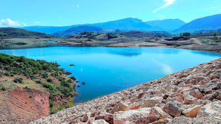 <span class=mln_uppercase_mln>EMBALSE</span><i>. La presa de Siles y su agua es objeto de deseo para los agricultores.</i>