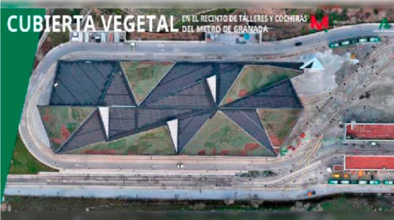 <i>Cubierta verde fotovoltaica del Metro de Granada. / Junta de Andalucía. </i>