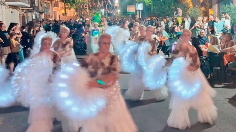 <i>Desfile de Máscaras de las Fiesta de Mozos en Rus. / Adrián Claudio Bonache / Diario JAÉN. </i>