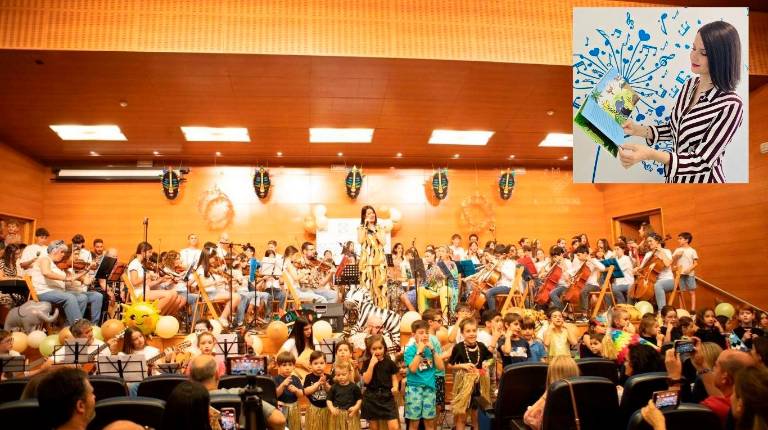 <i>Fotografía de los alumnos del Conservatorio Privado y Escuela de Música “Maestro E. Cebrián” en una de sus actuaciones ante el público asistente y de Cristina García de la Torre.</i>