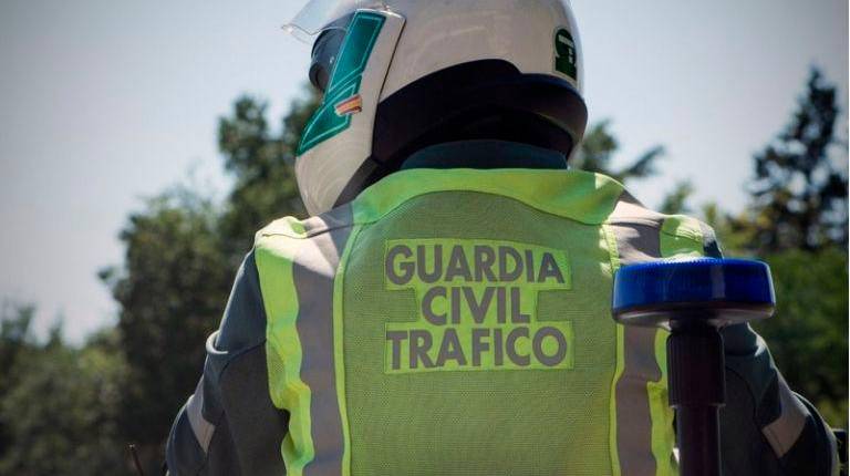 <i>Agente de la Guardia Civil de Tráfico. Archivo. / Guardia Civil.</i>