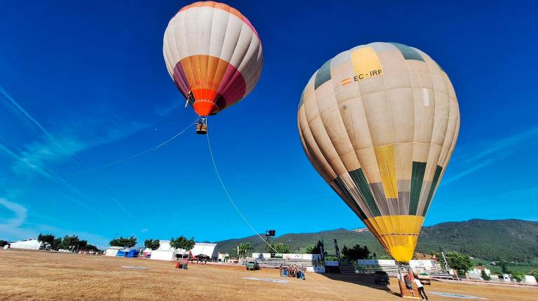 <i>Actividad de globos aerostáticos, uno de los grandes atractivos de la segunda jornada.</i>