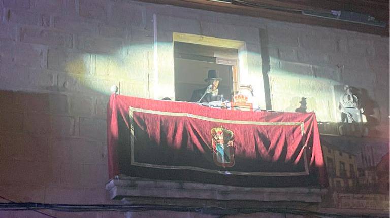 <i>Pedro Martínez “El Centella” pronuncia un pregón en Rus. / Ana Lechuga / Diario JAÉN. </i>