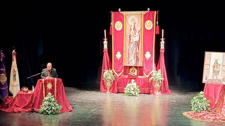 <i>El párroco Andrés Nájera durante su pregón. / Adrián Claudio Bonache / Diario JAÉN. </i>