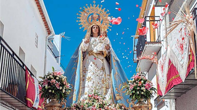 <i>Virgen del Campo, patrona de Génave durante la procesión. / Isabel de la Paz / Diario JAÉN. </i>