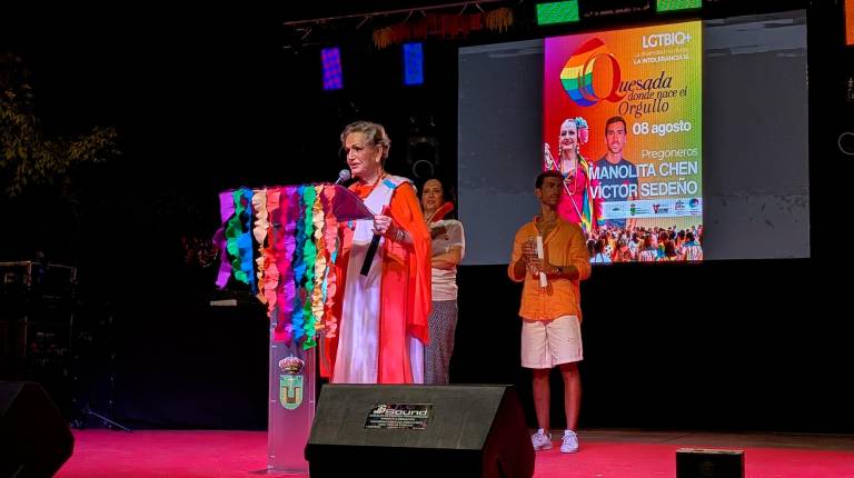 <i>Manolita Chen en su discurso de inicio de fiestas. / Isabel de la Paz / Diario JAÉN.</i>